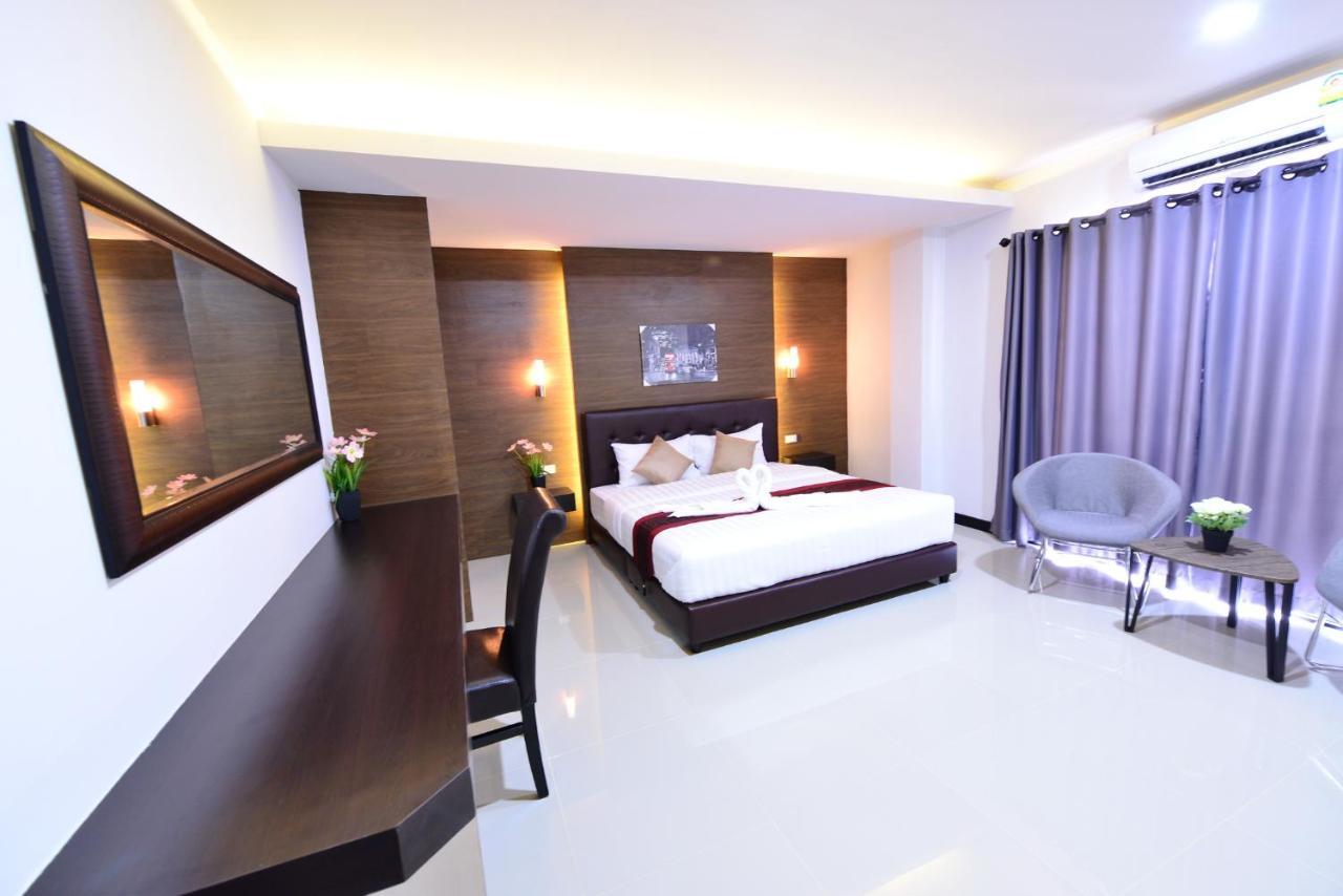 The Room Boutique Hotel サコンナコン エクステリア 写真