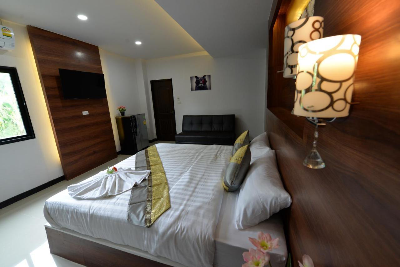 The Room Boutique Hotel サコンナコン エクステリア 写真