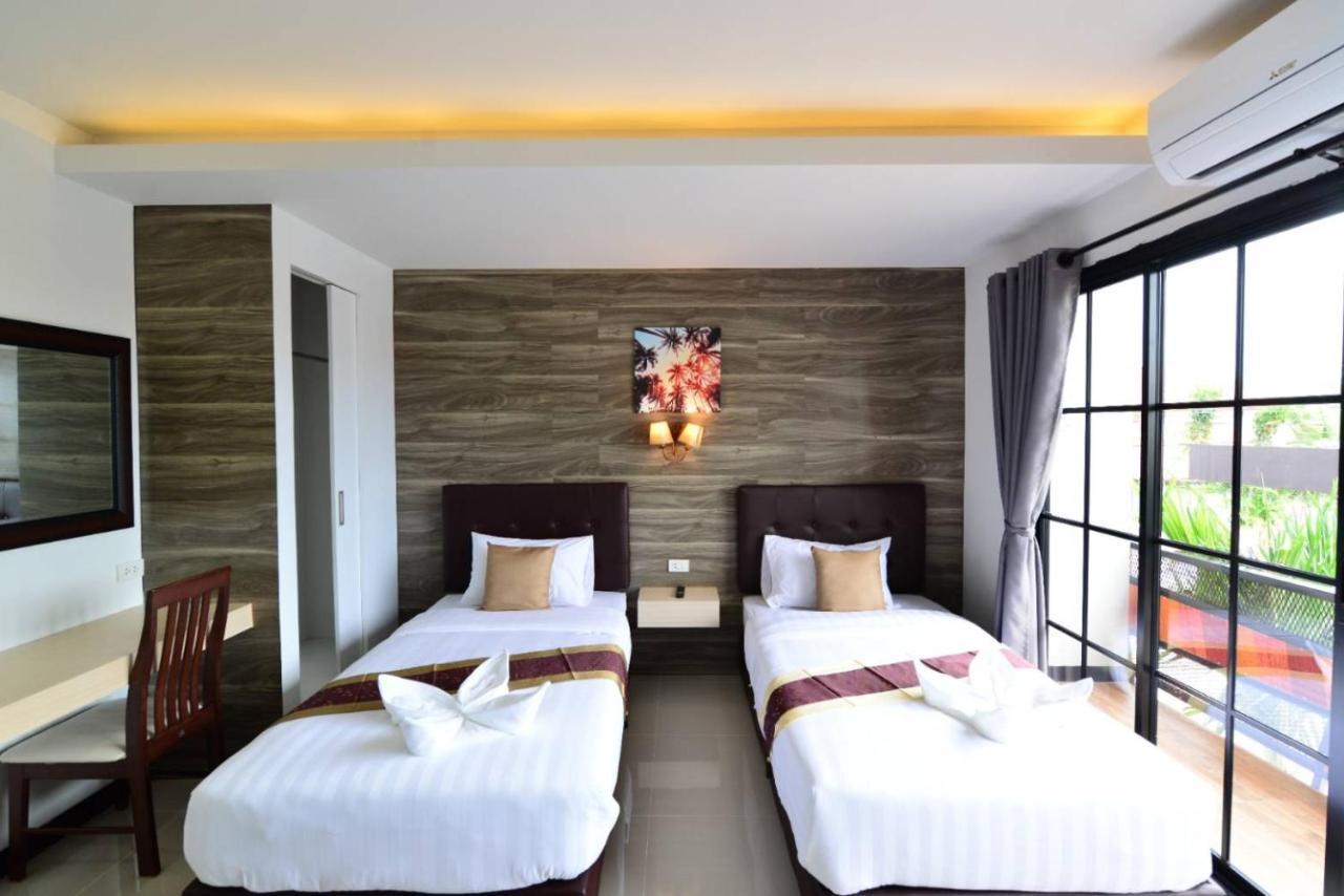 The Room Boutique Hotel サコンナコン エクステリア 写真