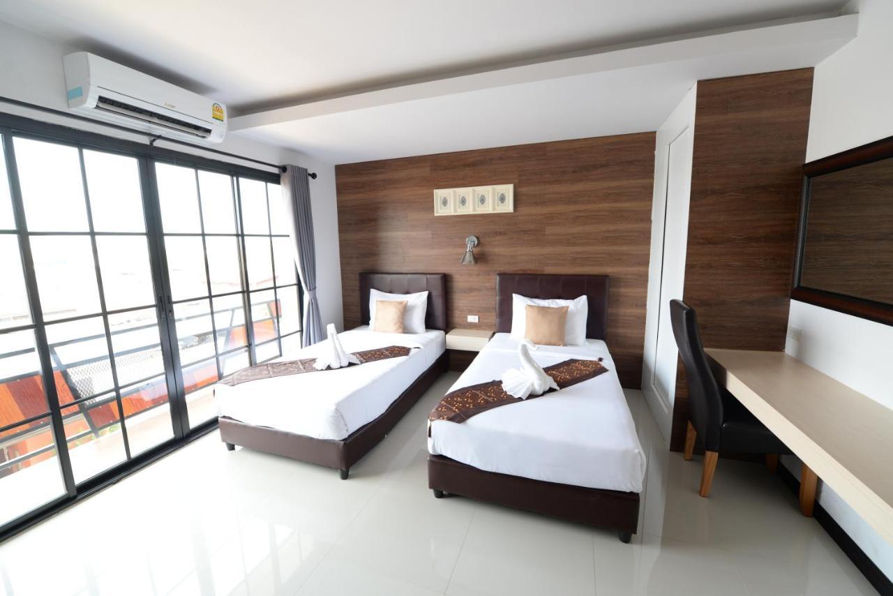 The Room Boutique Hotel サコンナコン エクステリア 写真