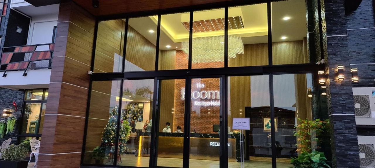 The Room Boutique Hotel サコンナコン エクステリア 写真