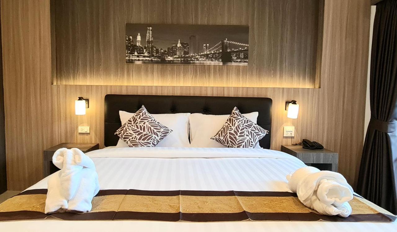 The Room Boutique Hotel サコンナコン エクステリア 写真