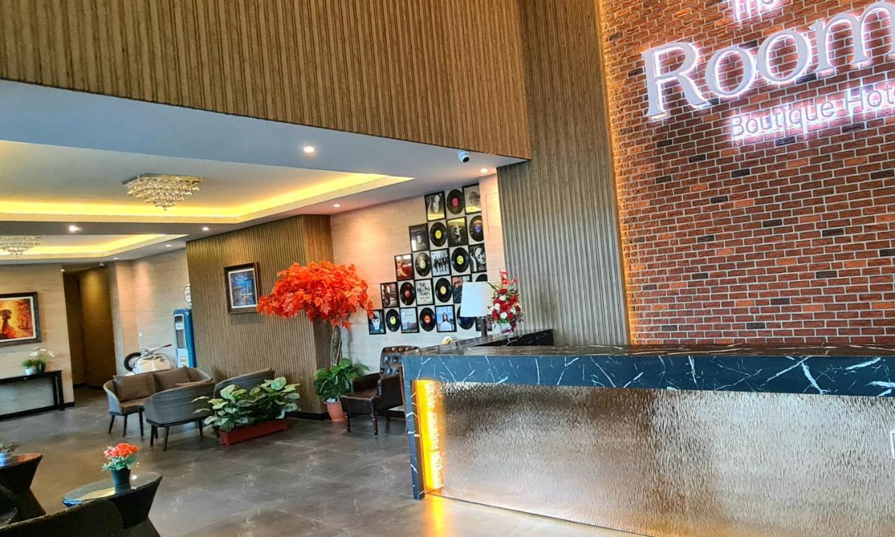 The Room Boutique Hotel サコンナコン エクステリア 写真
