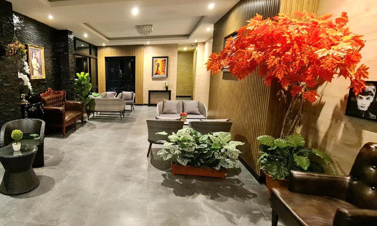 The Room Boutique Hotel サコンナコン エクステリア 写真