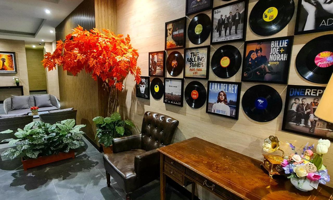 The Room Boutique Hotel サコンナコン エクステリア 写真