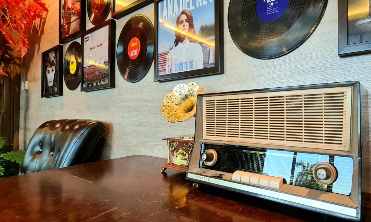 The Room Boutique Hotel サコンナコン エクステリア 写真