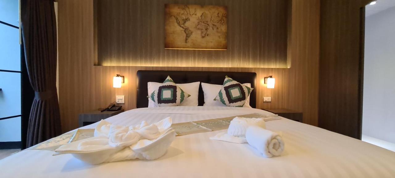 The Room Boutique Hotel サコンナコン エクステリア 写真