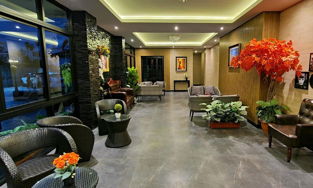 The Room Boutique Hotel サコンナコン エクステリア 写真
