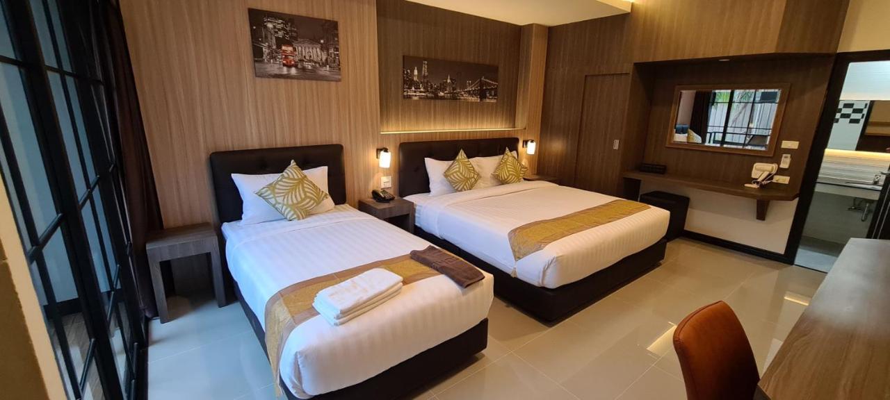 The Room Boutique Hotel サコンナコン エクステリア 写真