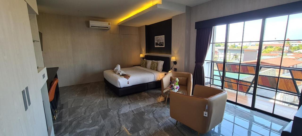 The Room Boutique Hotel サコンナコン エクステリア 写真