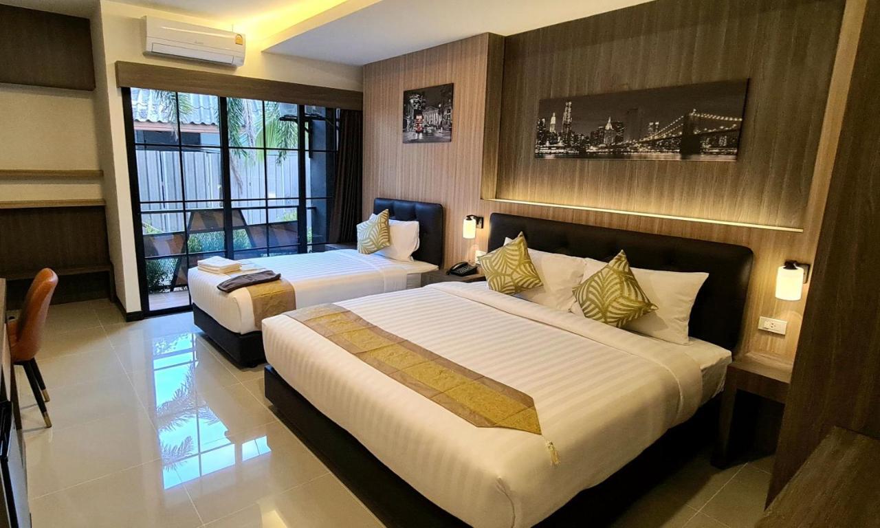 The Room Boutique Hotel サコンナコン エクステリア 写真