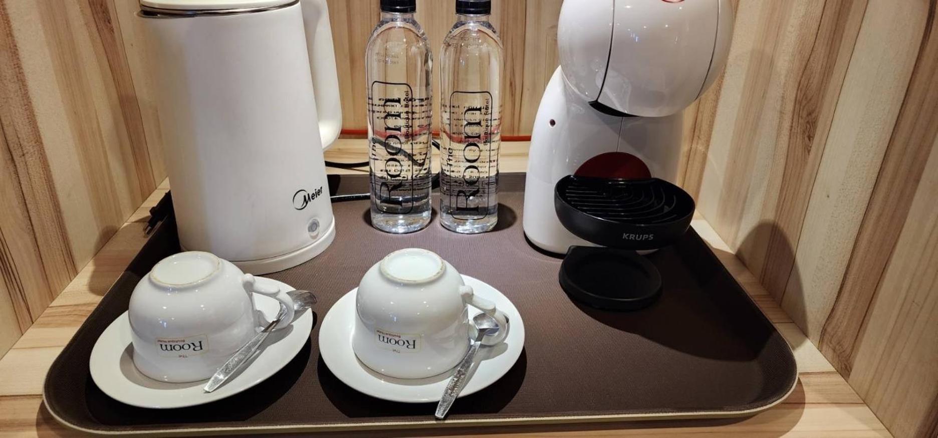 The Room Boutique Hotel サコンナコン エクステリア 写真